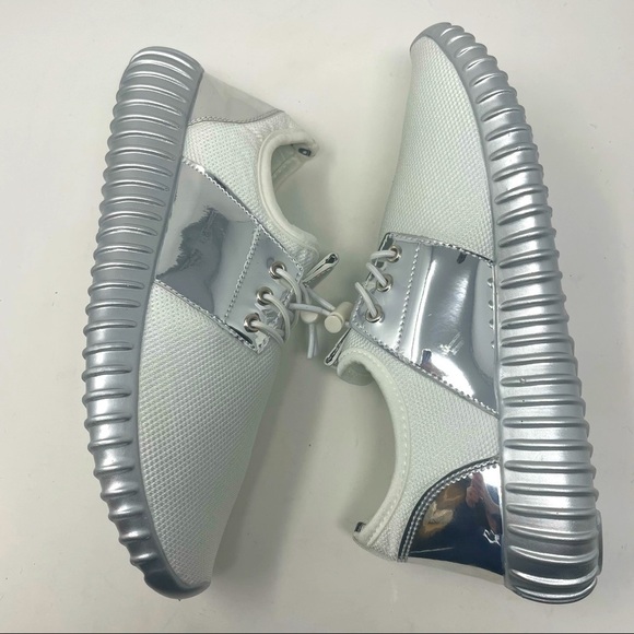 Astra 2.0 Cloud Comfort Sneakers – White & Silver, Women’s 9 / Men’s 7 - Picture 4 of 13